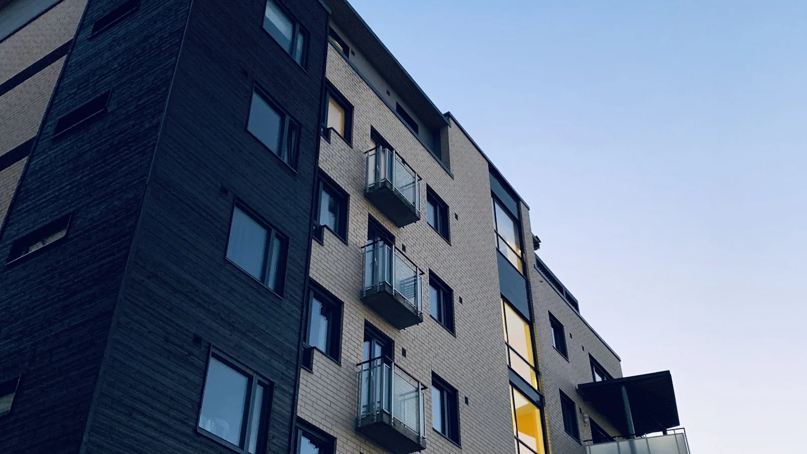 Estratégia de lançamento imobiliário: do conceito à curva de venda